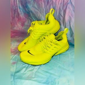 Nike Air Presto “Atomic Green”